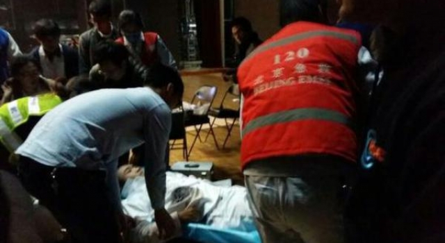北航舞台坍塌致多人受伤 校方及时回应引关注