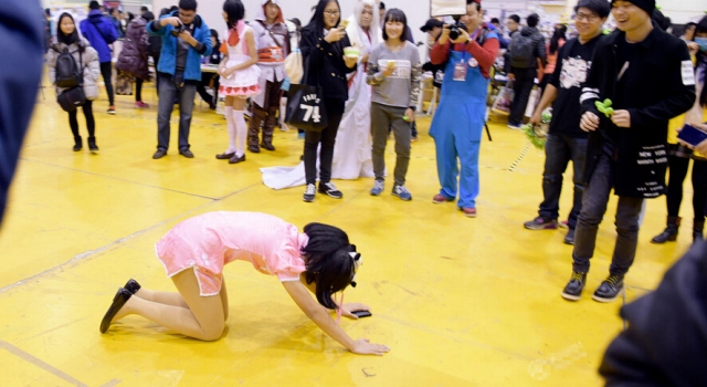 《印象》第246期:青岛漫展现网红张全蛋 女粉丝下跪磕头