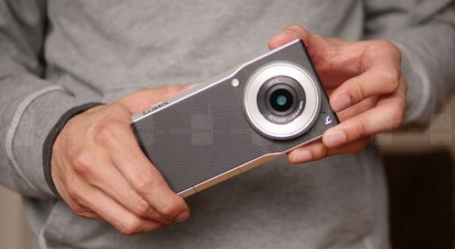 松下Lumix CM1评测 相机型设计又不缺手机味