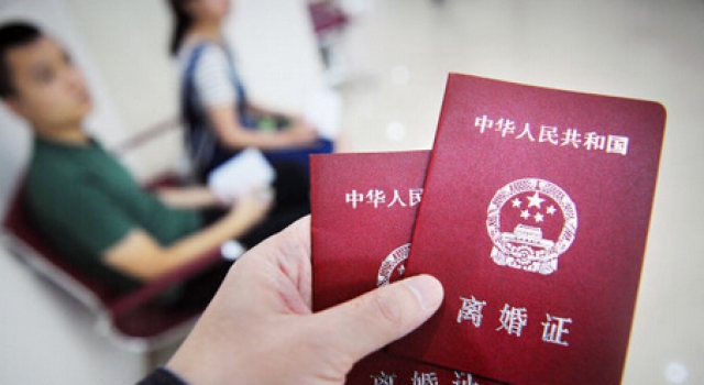 作死!儿媳为避赡养公公假离婚 丈夫假戏真做另娶新欢