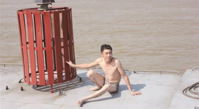 男子凌晨游泳被卷入江中漂流50公里 野泳也得注意安全