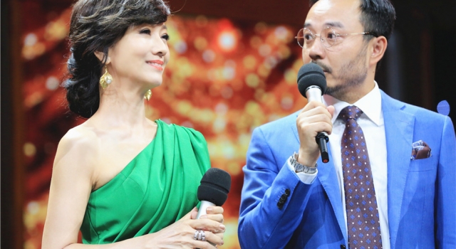 “白娘子”“小青”天天向上再聚首 风华依旧