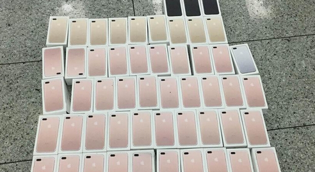 苹果开启走私路 400多台iPhone 7在深圳海关1天查获