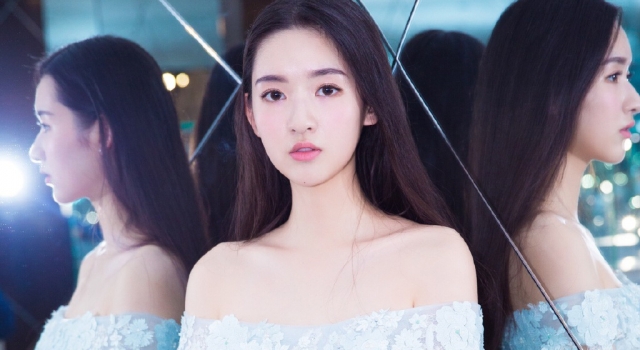 王玉雯写真大秀天鹅颈 傲娇公主李嫣然惊艳亮相