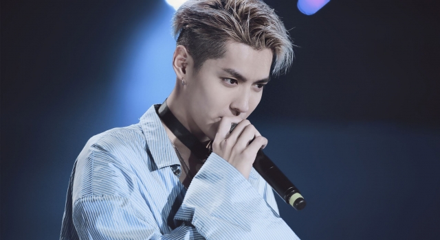 吴亦凡私服街拍运动风也是这么帅
