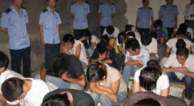 老汉打入传销组织解救女儿却遭拒 改变女儿的传销洗脑
