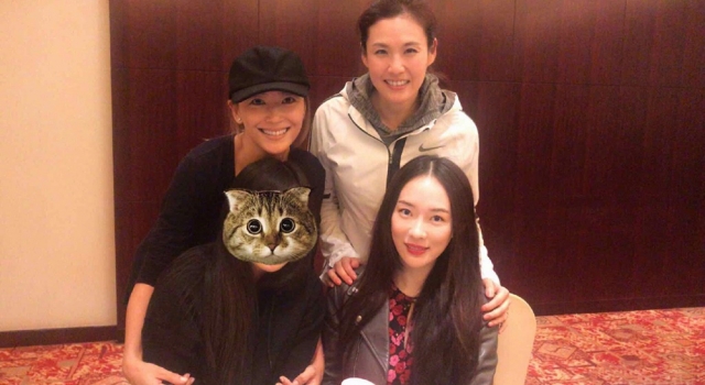 吴尊问应采儿是你养的猫吗 网友调侃那是你16岁养的猫