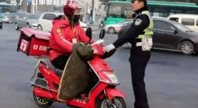 外卖小哥乱象调查 违规行驶肇事逃逸成行业隐患!
