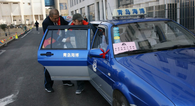 夜间加价乘客被撵怎么回事?又是女乘客?无理翻倍加价谁来管?