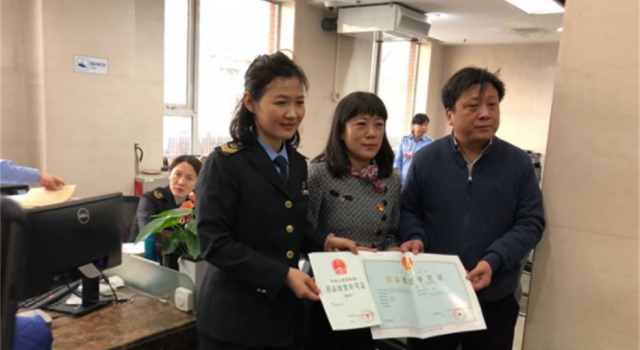 首家便利药店落户 顾客在药师指导下自行购买药品