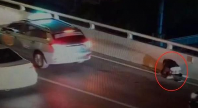 上海17岁男孩跳桥身亡 压死骆驼最后的稻草到底是什么