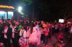 ����ҹ����ɽ10Сʱ���ճ� ��һ���ж��ֵ�ͷ