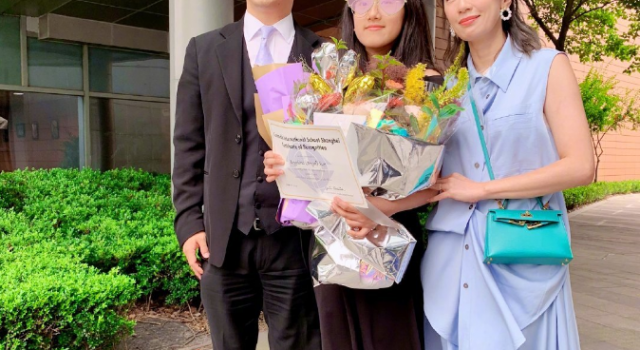 贾静雯与前夫同框 梧桐妹很像亲爸 似乎恩怨已了?