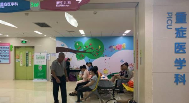 深圳被砸男童去世 治疗费7.5万元 物业曾承诺承担费用