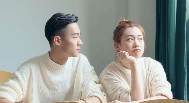 恋爱中如果情侣感情破裂会出现哪些外在表现?