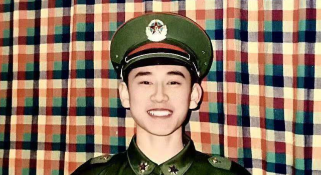 钱枫军人时期照片晒出 网友感叹岁月是把杀猪刀