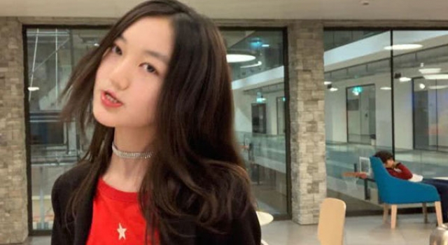 李嫣否认逛夜店 回复很硬核 网友:充分继承王菲风格
