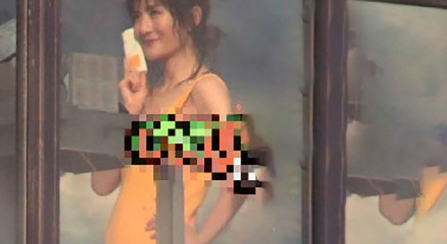 谢娜肚子微凸 疑似怀二胎 网友:你吃多了也这样
