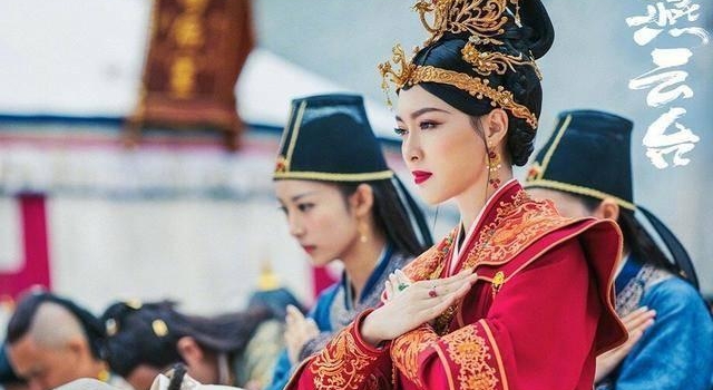 金枝欲孽主演将重聚?佘诗曼约饭黎姿林保怡,新戏演技比唐嫣出众