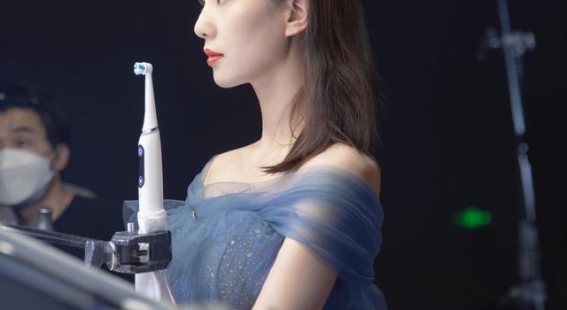 比产前还美!刘诗诗星光纱裙 透出S曲线还加码仙女直角肩