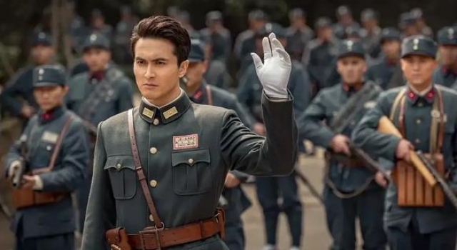 张云龙高伟光《雷霆战将》停播、下架,曾被人民日报批评太偶像剧