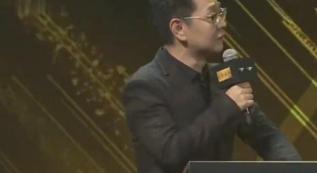 张绍刚主持能力引质疑,多次犯错却甩锅胡军,秦海璐上台被冷落?