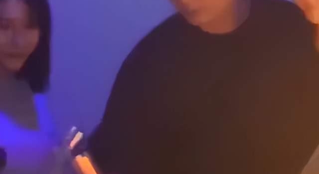 王思聪现身酒吧嗨玩,引美女争风吃醋,曾直言自己是大男子主义