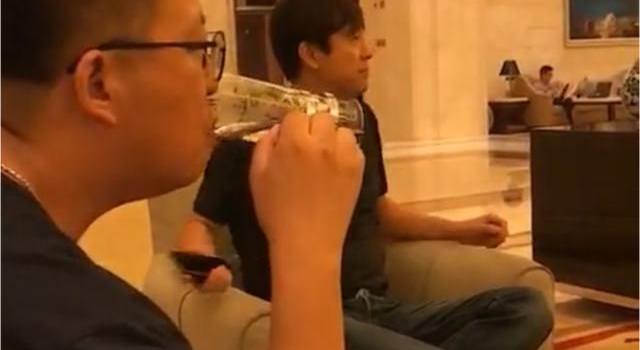 52岁“春晚钉子户”近况曝光!身家已数亿…