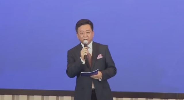 56岁朱军靠走穴捞金,主持忘词被疑业务差,曾一幅画卖出百万