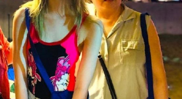 谢霆锋为李嫣庆生,张柏芝带2儿子逛街,谁“称职”一目了然