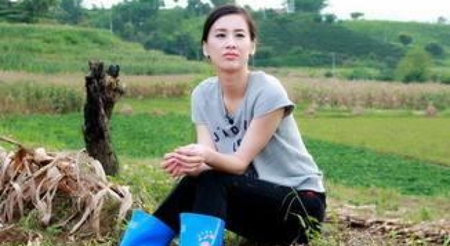 黄圣依小腹隆起疑怀第三胎,4岁小儿子颜值比哥哥安迪高