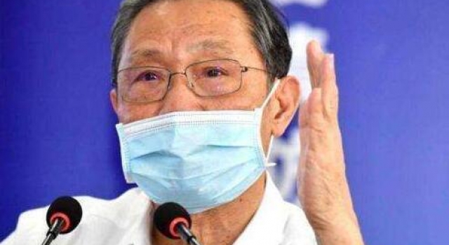 三观尽毁,沈佳欣被官方封禁后,居然还有医生替她抱不平