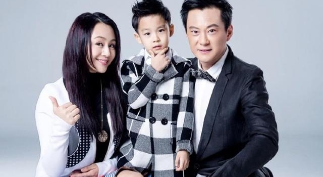 有种“遗传”叫曹颖儿子,不是优点不继承,网友:一家子都是原版