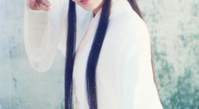 李若彤自曝与富商十年恋情,委曲求全多次原谅对方,只因一颗糖?