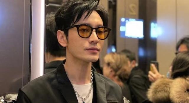黄晓明大变样比整容还夸张!暴瘦20拍新戏,比《鬓边》更帅