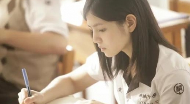 夺5项大奖!2020年最浪漫的台湾片,女主靠“面瘫”提名影后