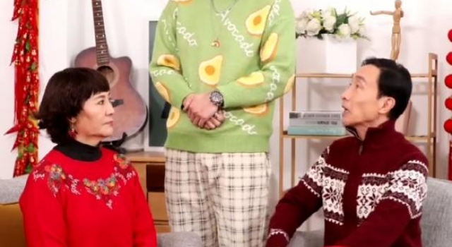 巩汉林携妻带儿打广告,剧本生硬网友都不买账?被嘲圈钱捞金掉价