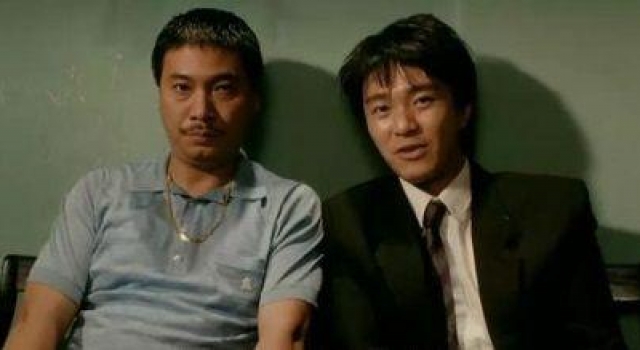 他是汤唯的前男友,拍完《色戒》后和平分手,如今事业爱情双丰收