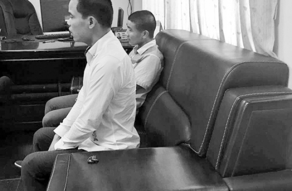 男子遭传销被囚禁 冒充女孩撒人民币写被强奸求救