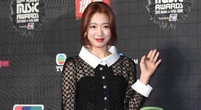2015MAMA红毯韩众女星抢镜PK 谁的红毯秀能抓住你的视线?