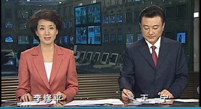 最尴尬晚宴:新郎宴请未送红包同学 4人沉默看新闻联播