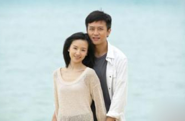 邓超董洁吻戏忘情缠绵 赤身裸体娘娘你怎么看?