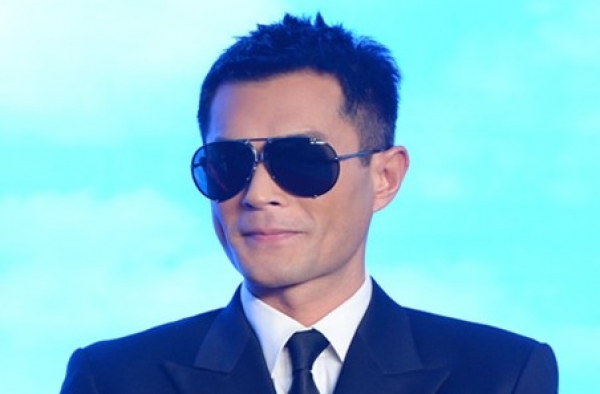 古天乐侧分短发魅力爆表 吸金天王当之无愧