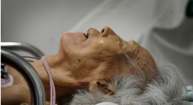 68岁拾荒老太冻死窑洞：生活靠救济 儿女家境殷实