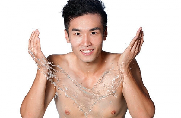 做个安静的清爽男子 肌肤控油技巧方法