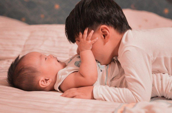 女子怀上二宝因负担重欲打掉 婆婆奖励十万：生!