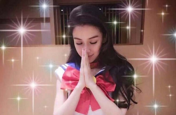 黄晓明为Angelababy庆生 跑车玫瑰花样多多