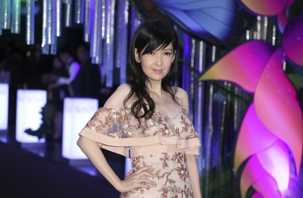 周慧敏自曝婉拒高片酬真人秀：不想被约束太多