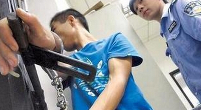 收到前妻求救短信 男子携现任女友壮胆千里救妻
