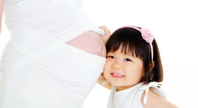 渣男再现!出轨男嫌老婆"基因"差 要和90后美女生二胎